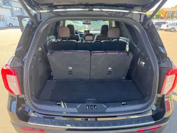 Explorer Plug-in-Hybrid Platinum + Panorama + 7 