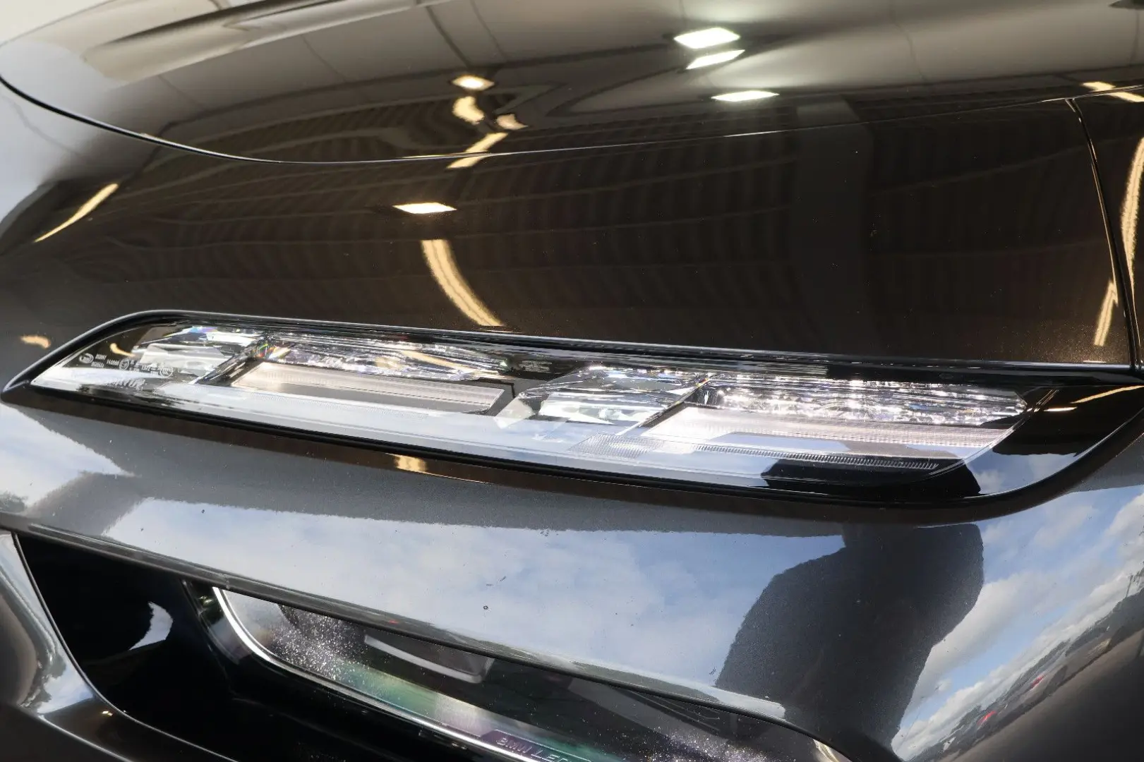 BMW 740 d xD Design THEATRE+GLOW+B&W+LUFT+SOFT+PANO