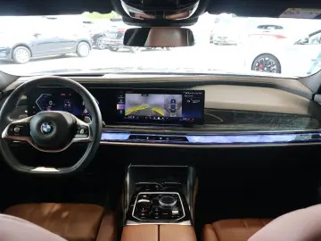 BMW 740 d xD Design THEATRE+GLOW+B&W+LUFT+SOFT+PANO