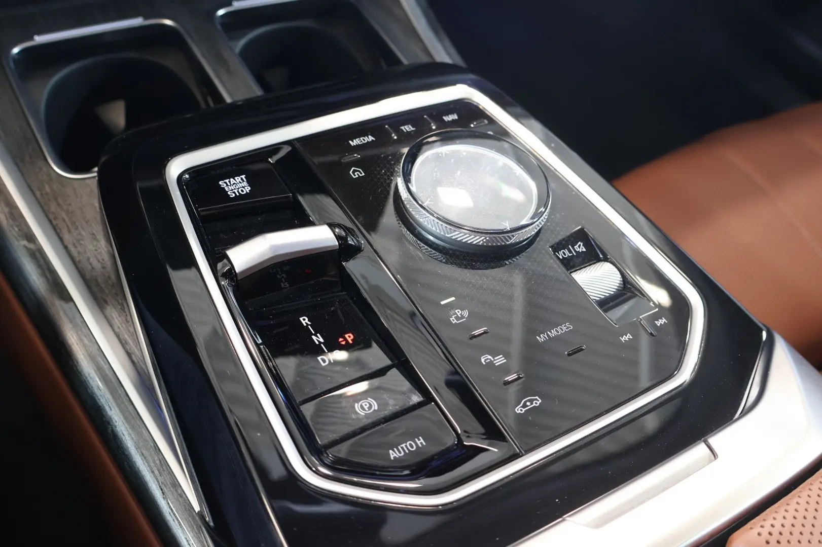 BMW 740 d xD Design THEATRE+GLOW+B&W+LUFT+SOFT+PANO