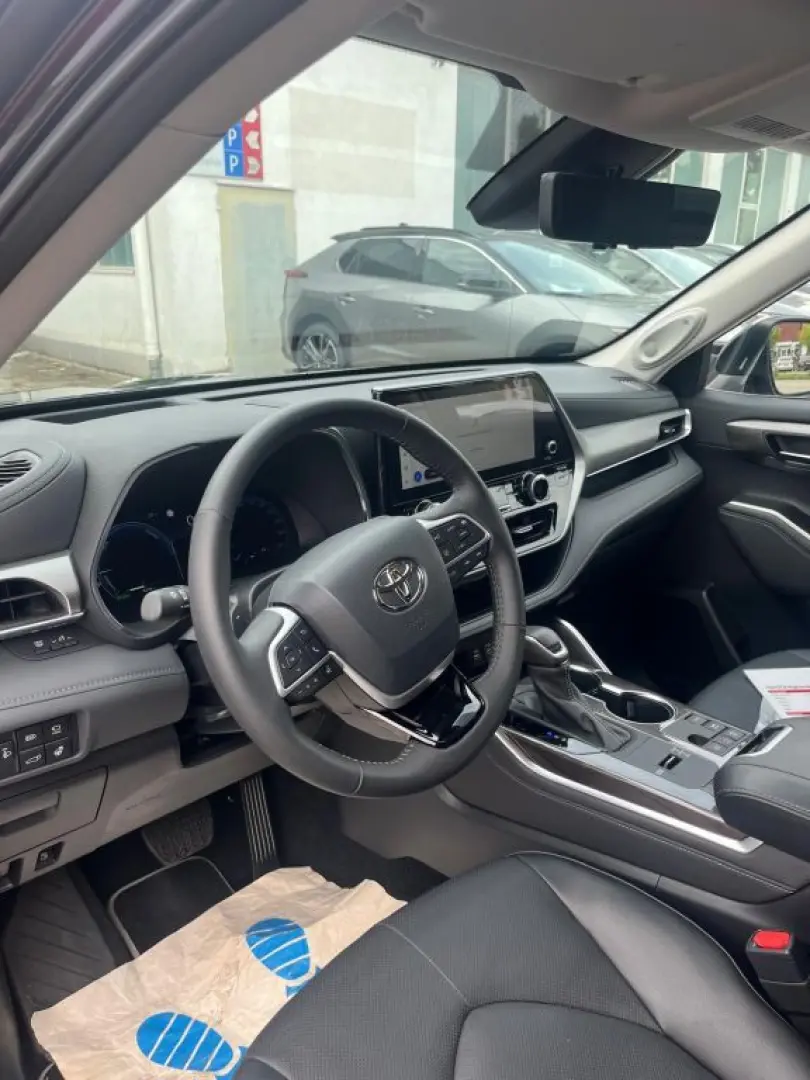Highlander 2.5 Hybrid Luxury