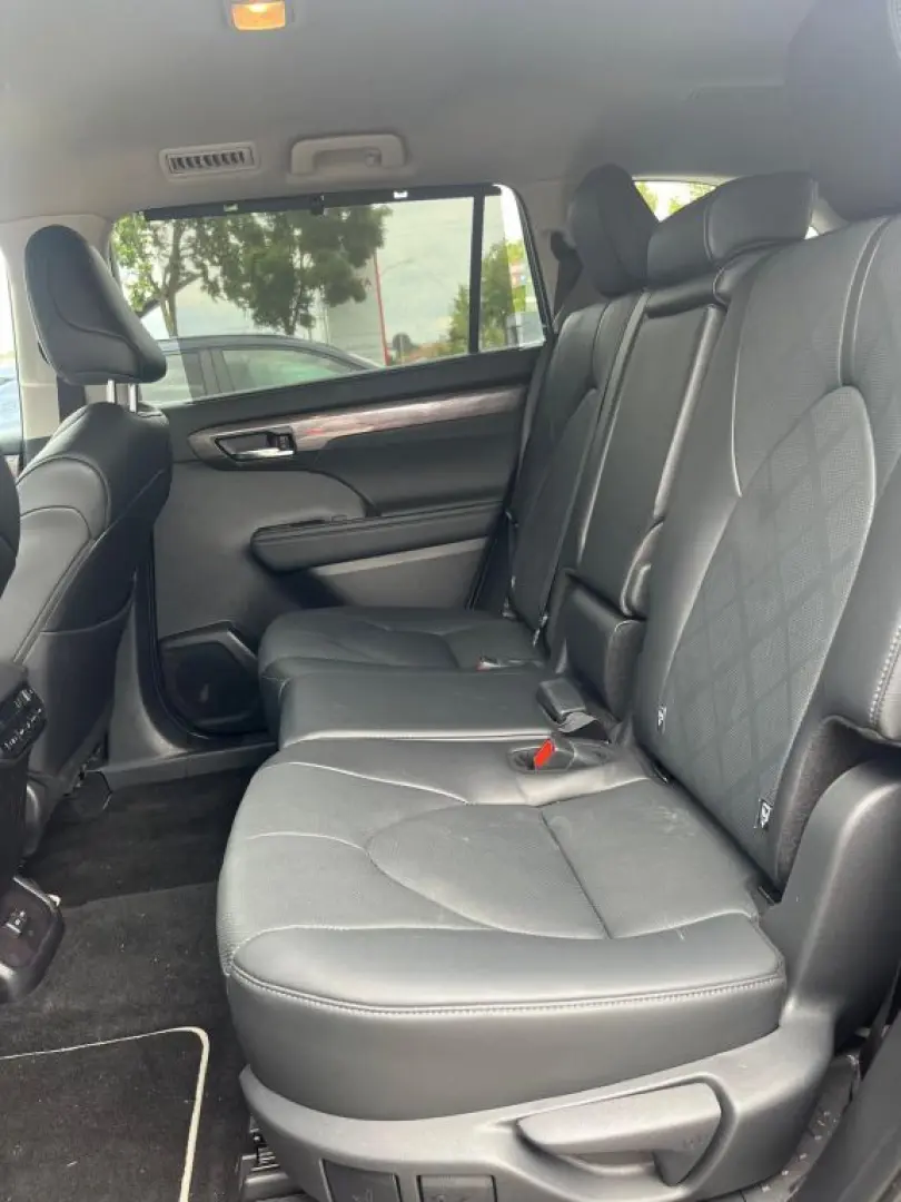 Highlander 2.5 Hybrid Luxury