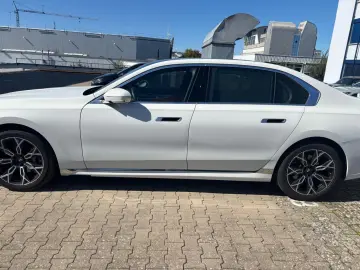 BMW 740 d xDrive Iconic Glow