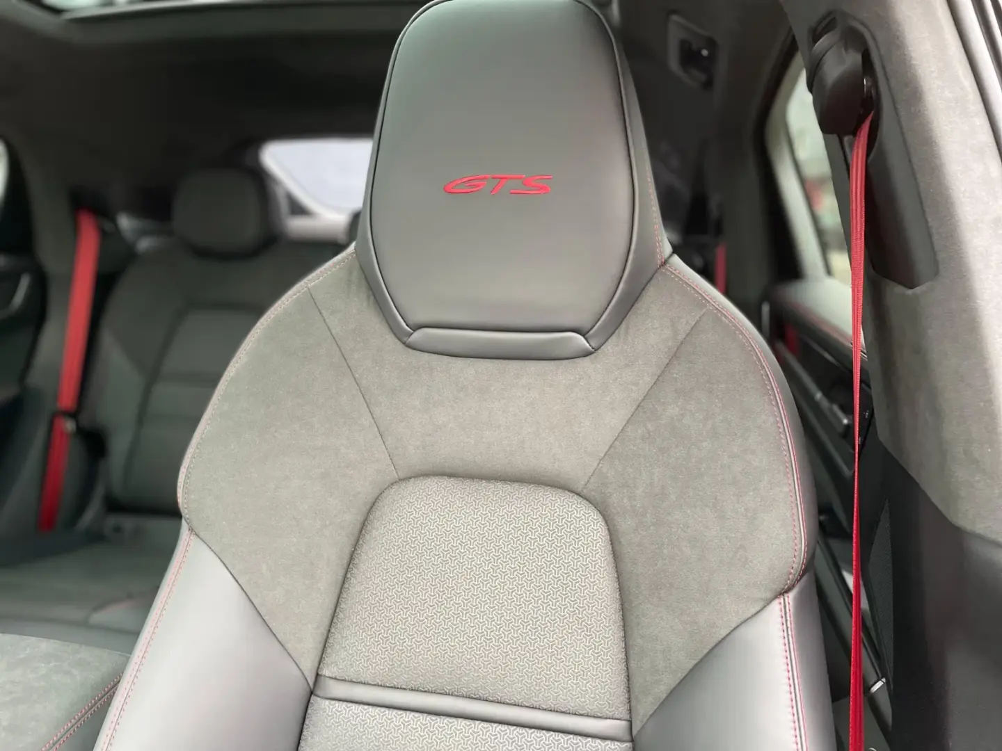Porsche Cayenne GTS Coupé |HUD|Matrice|ACC|AHK