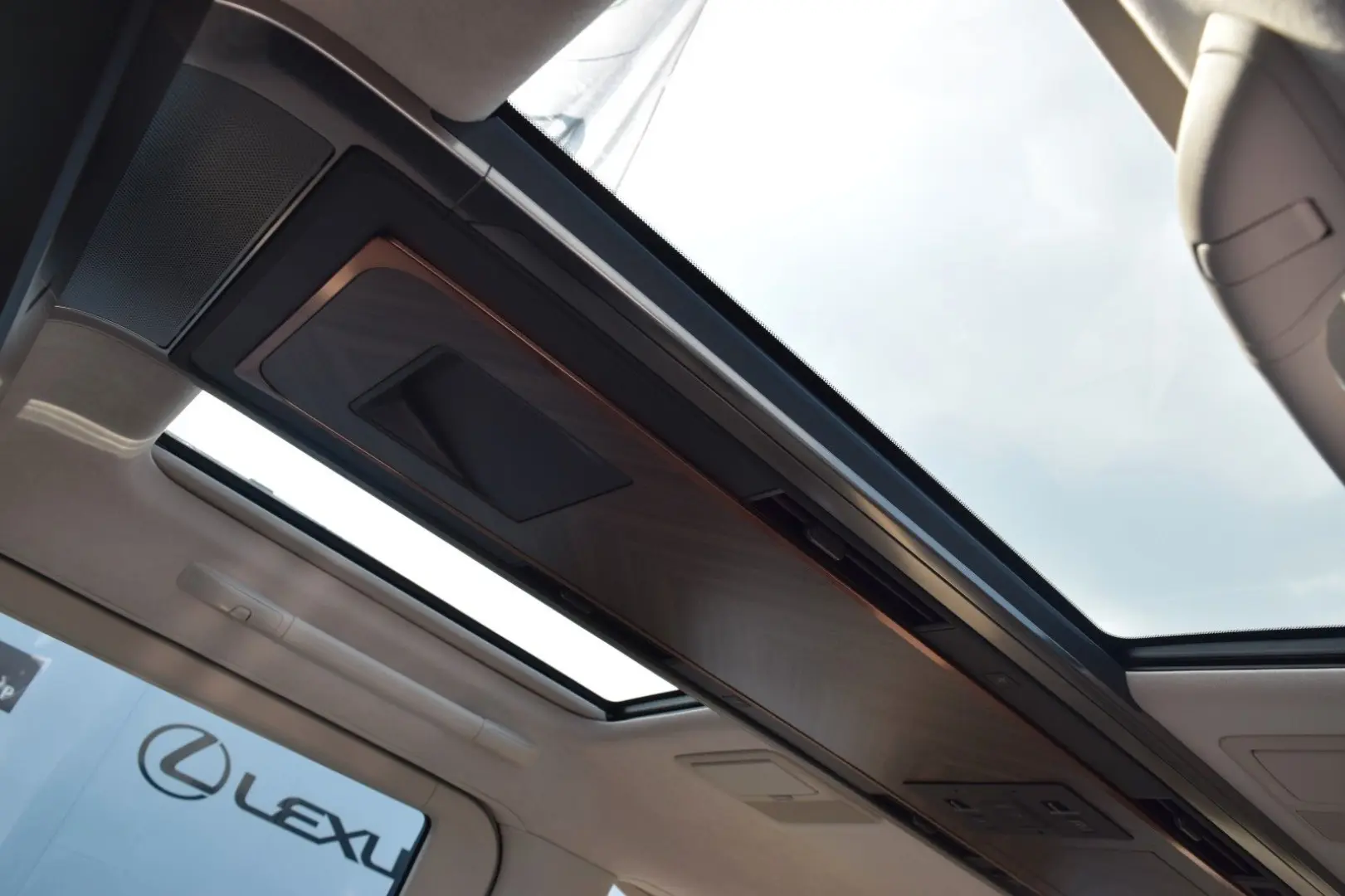 LM 350 h Luxury