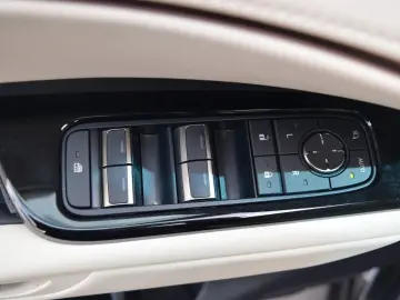 LM 350 h Luxury