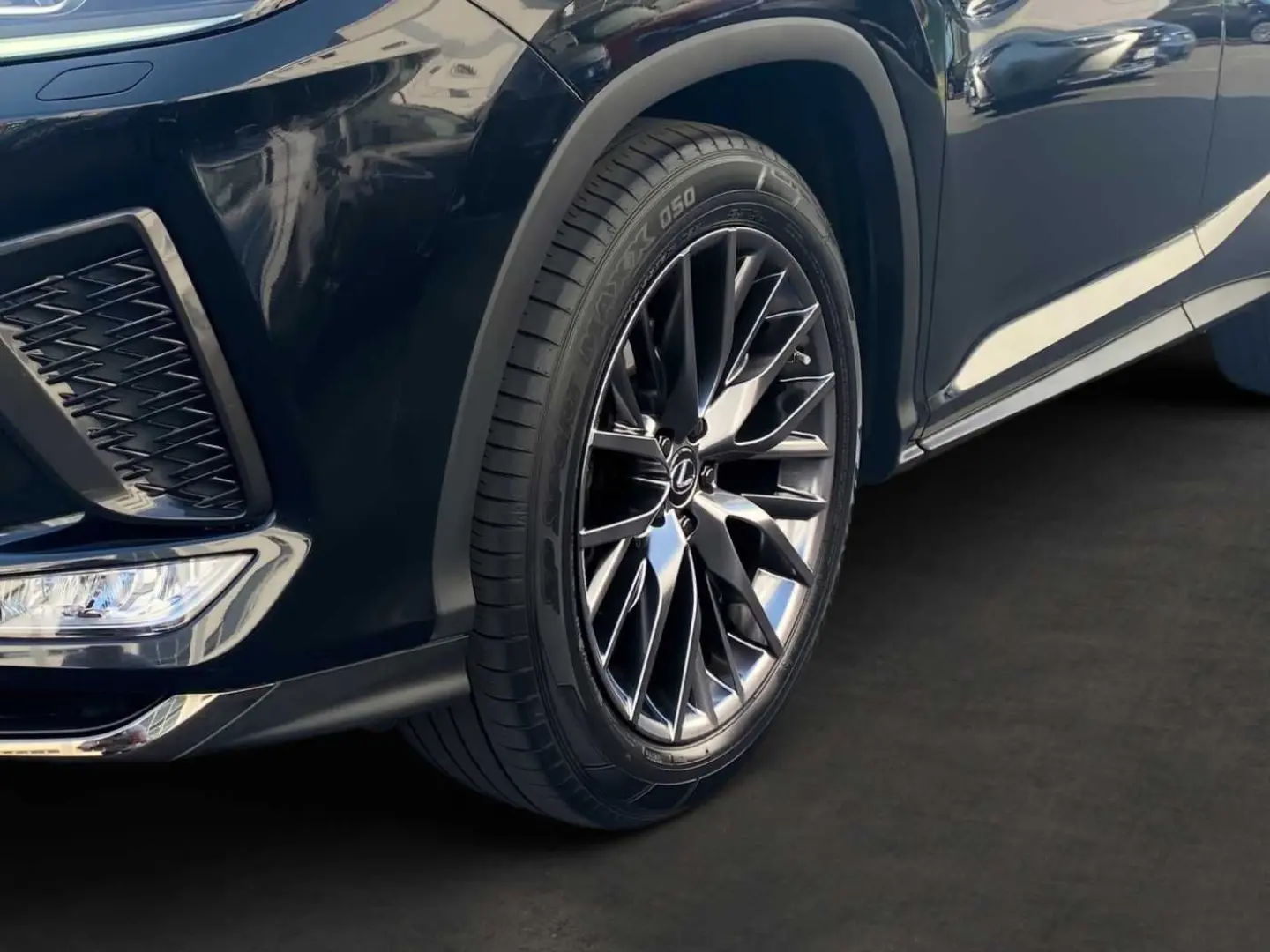 RX 450h 3.5 Hybrid F-Sport PANO 360° HUD AHK