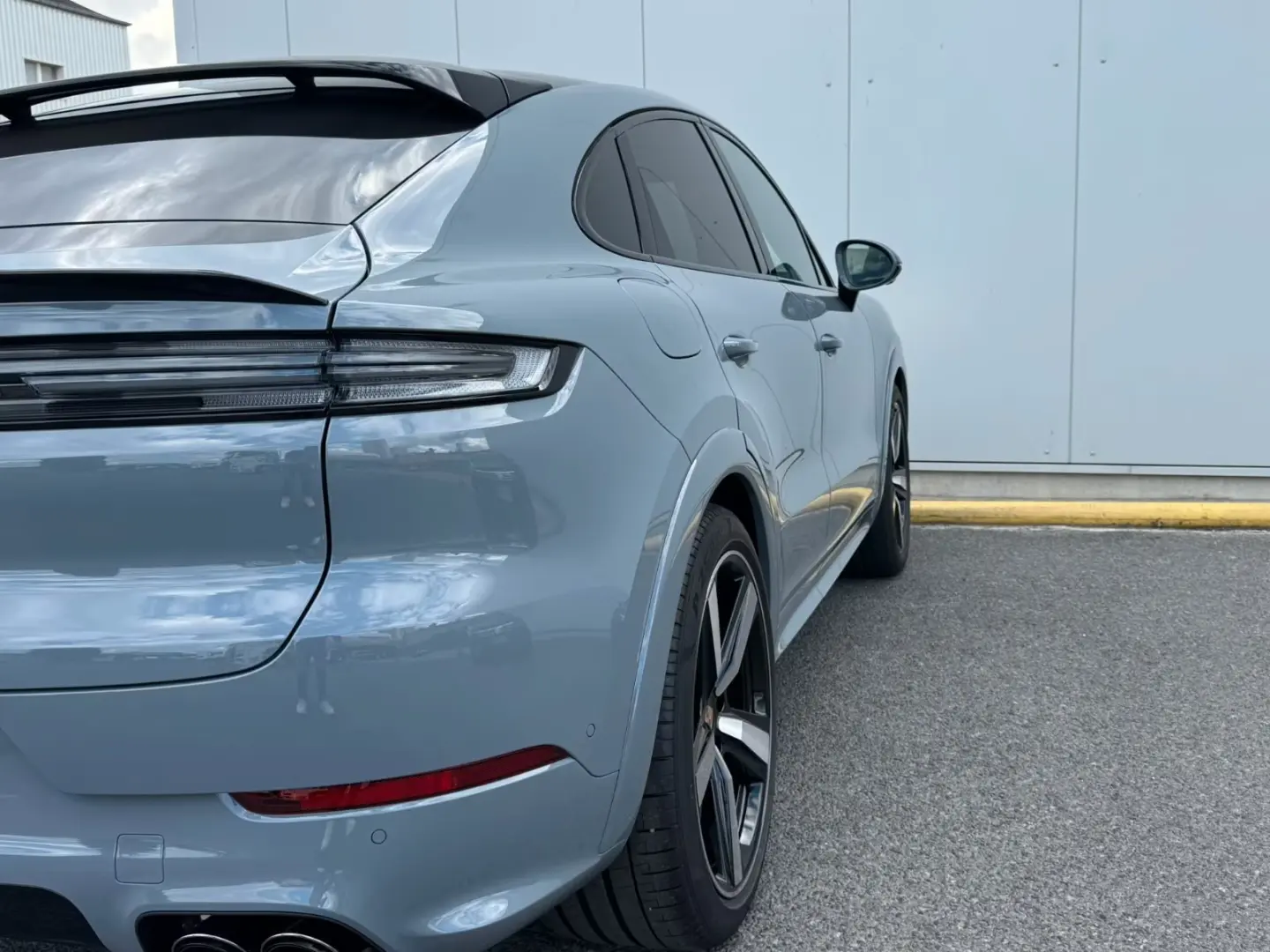 Porsche Cayenne GTS Coupé /MY2026 /Carbon