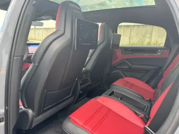 Porsche Cayenne GTS Coupé /MY2026 /Carbon