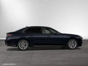 BMW 740d xDrive M Sport|SkyLounge|B&W|