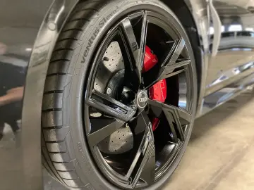 Audi RS 6 Avant QUATTRO 4.0TFSI 600PS.MATRIX.PANO.