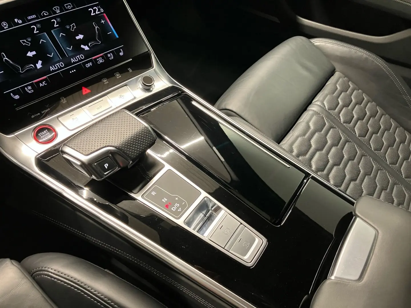 Audi RS 6 Avant QUATTRO 4.0TFSI 600PS.MATRIX.PANO.