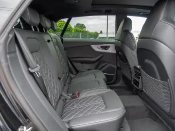Audi Q8 45 TDI quattro S-Line PANORAMA