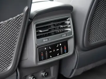Audi Q8 45 TDI quattro S-Line PANORAMA
