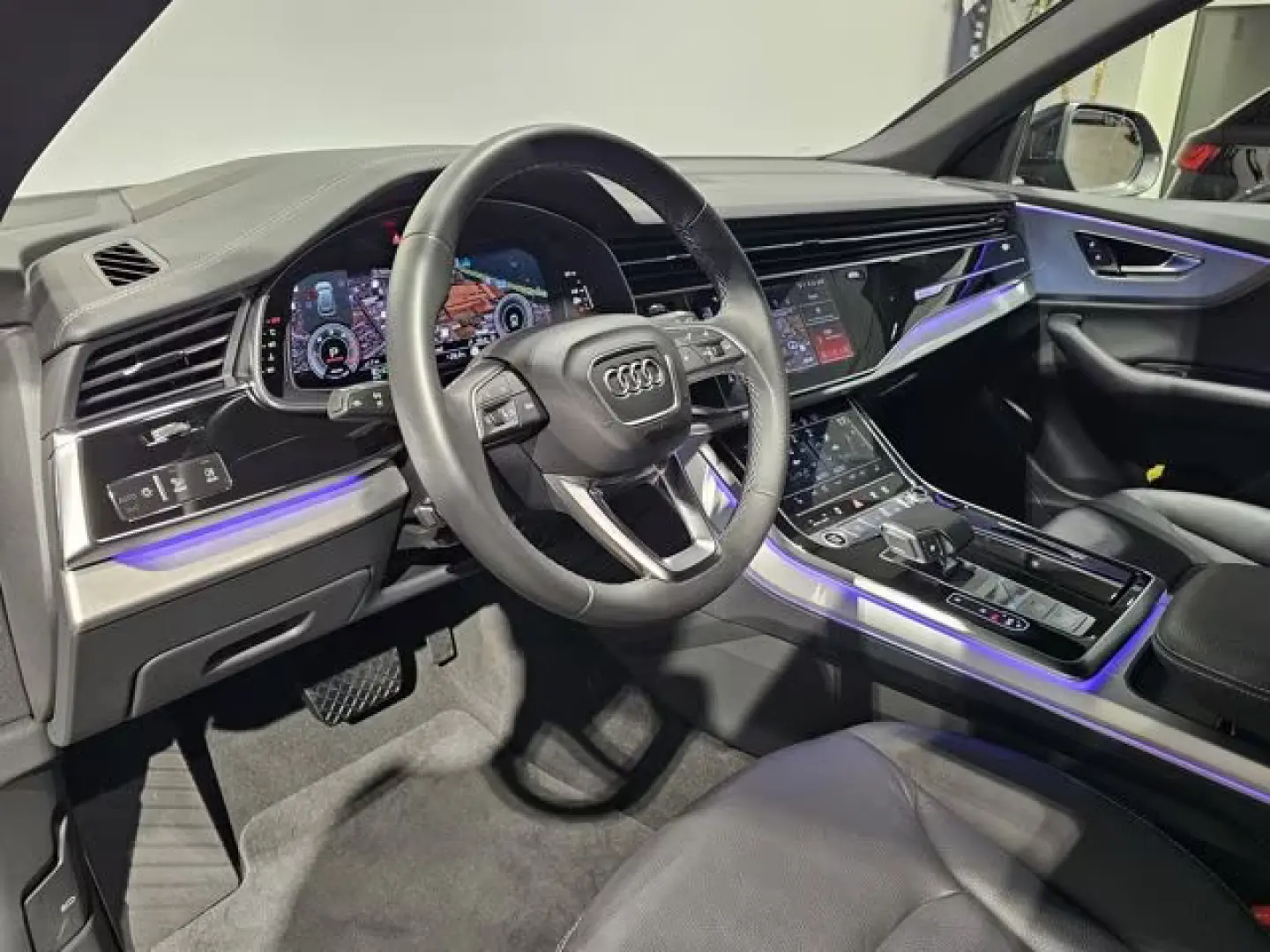 Audi Q8 50 TDI S Line Negru Pano Matrix Soft