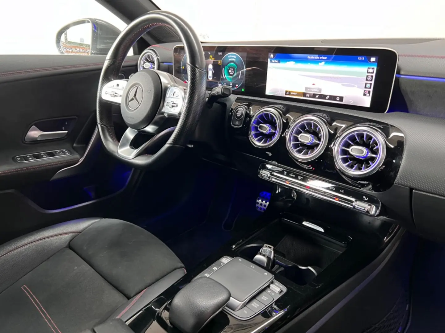 CLA 200 Coupe AMG LINE/AUT/NAVI/LEDER/LED/SPUR/