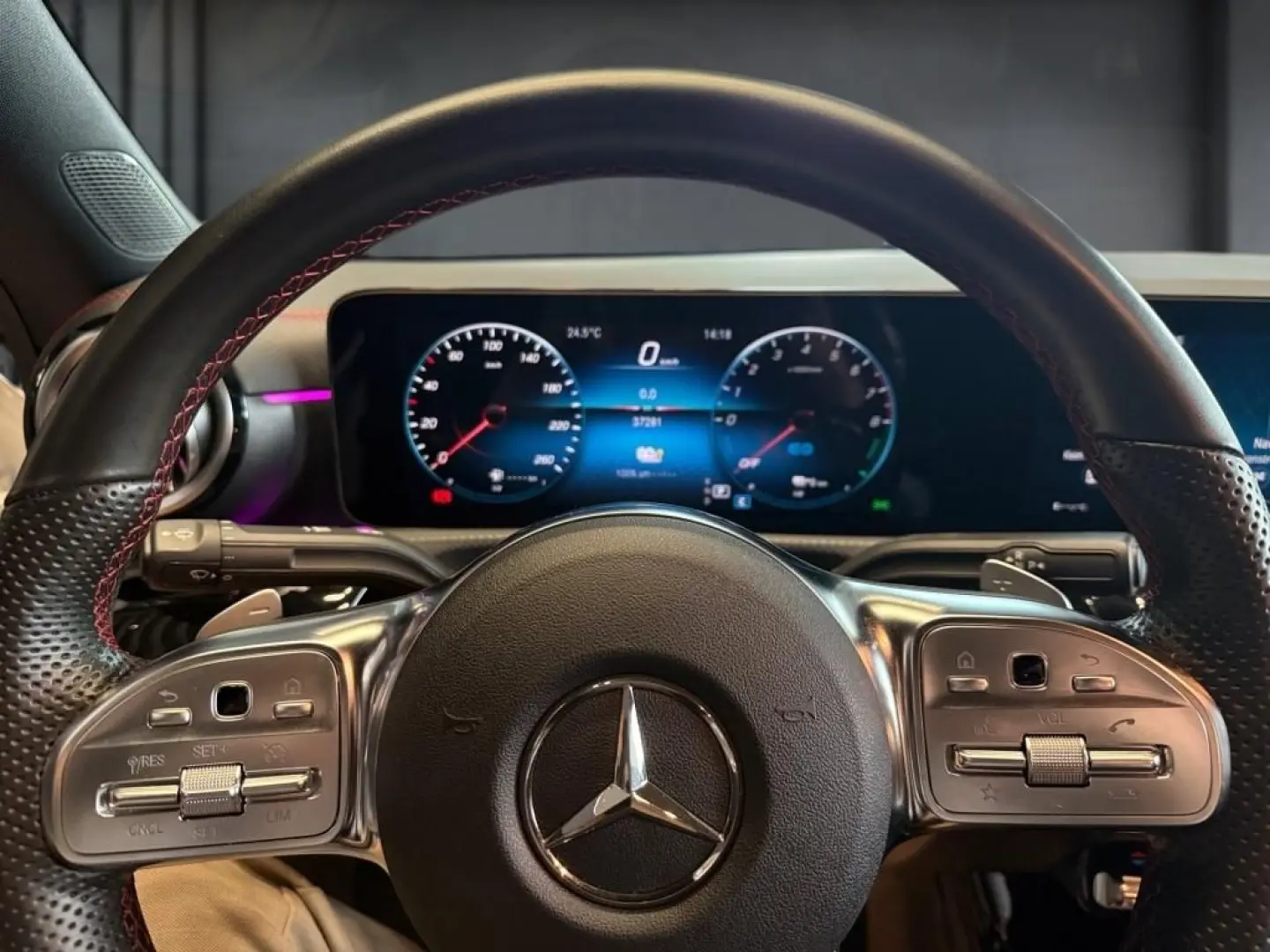 CLA 250 e AMG+NIGHT+KAMERA+AMBIENTE+SHZ+LED+COUP