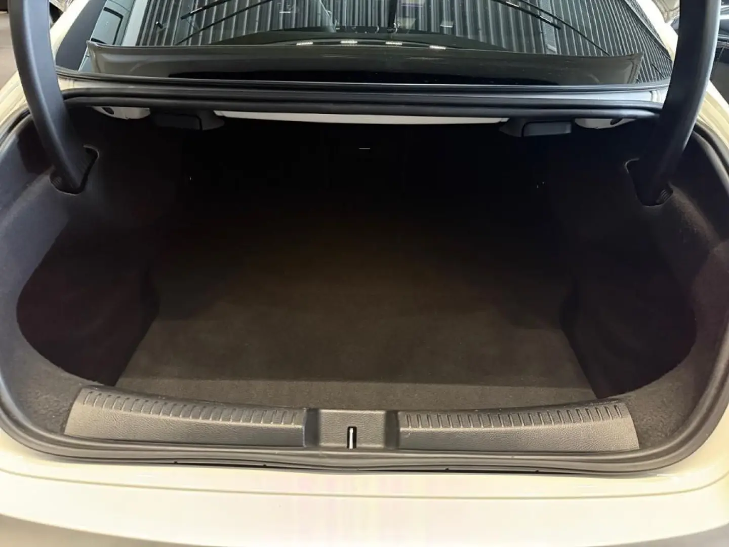 CLA 250 e AMG+NIGHT+KAMERA+AMBIENTE+SHZ+LED+COUP