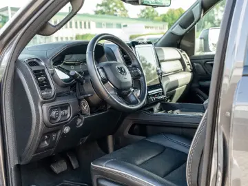 RAM 5.7 Limited/Pano/360*Prins/LUFT/HUD/DIC-TACH