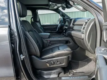 RAM 5.7 Limited/Pano/360*Prins/LUFT/HUD/DIC-TACH