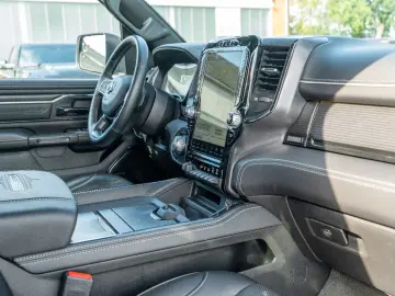 RAM 5.7 Limited/Pano/360*Prins/LUFT/HUD/DIC-TACH
