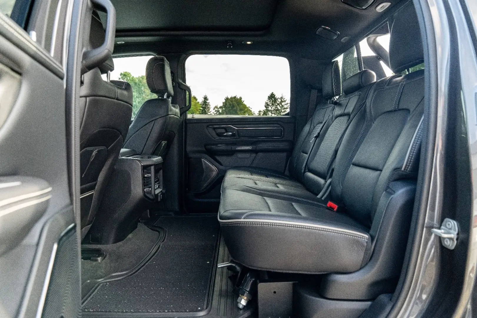 RAM 5.7 Limited/Pano/360*Prins/LUFT/HUD/DIC-TACH