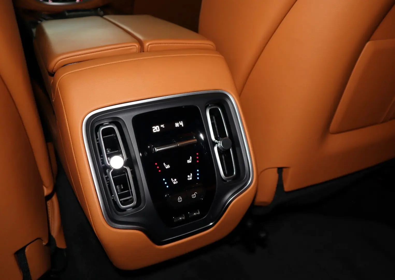 DBX 4.0 V8 / 23
