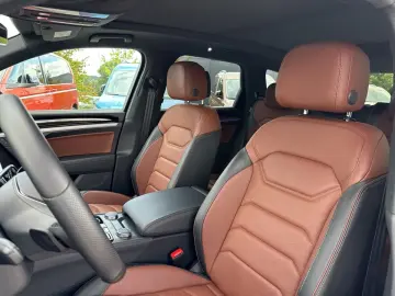 Touareg Facelift R-Line TSi Adaptivfahrwerk / Al