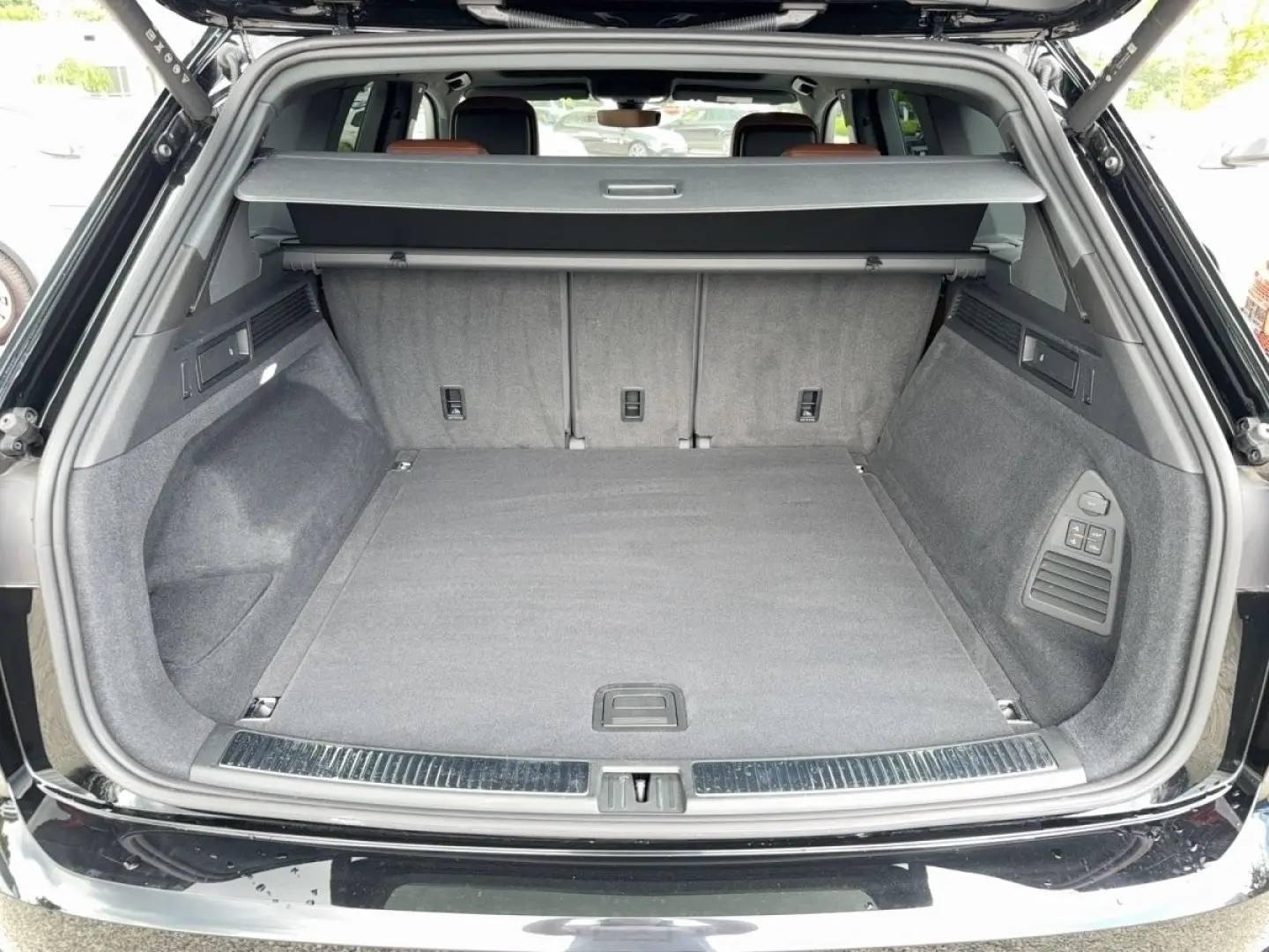 Touareg Facelift R-Line TSi Adaptivfahrwerk / Al