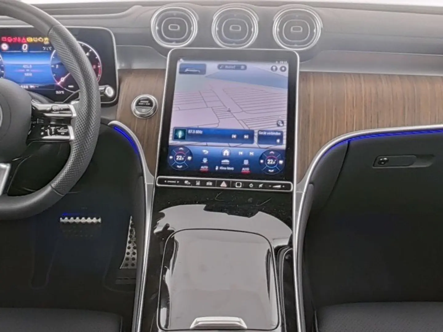 GLC 300 d AMG 4M Night AHK HUD Burm Panorama 20
