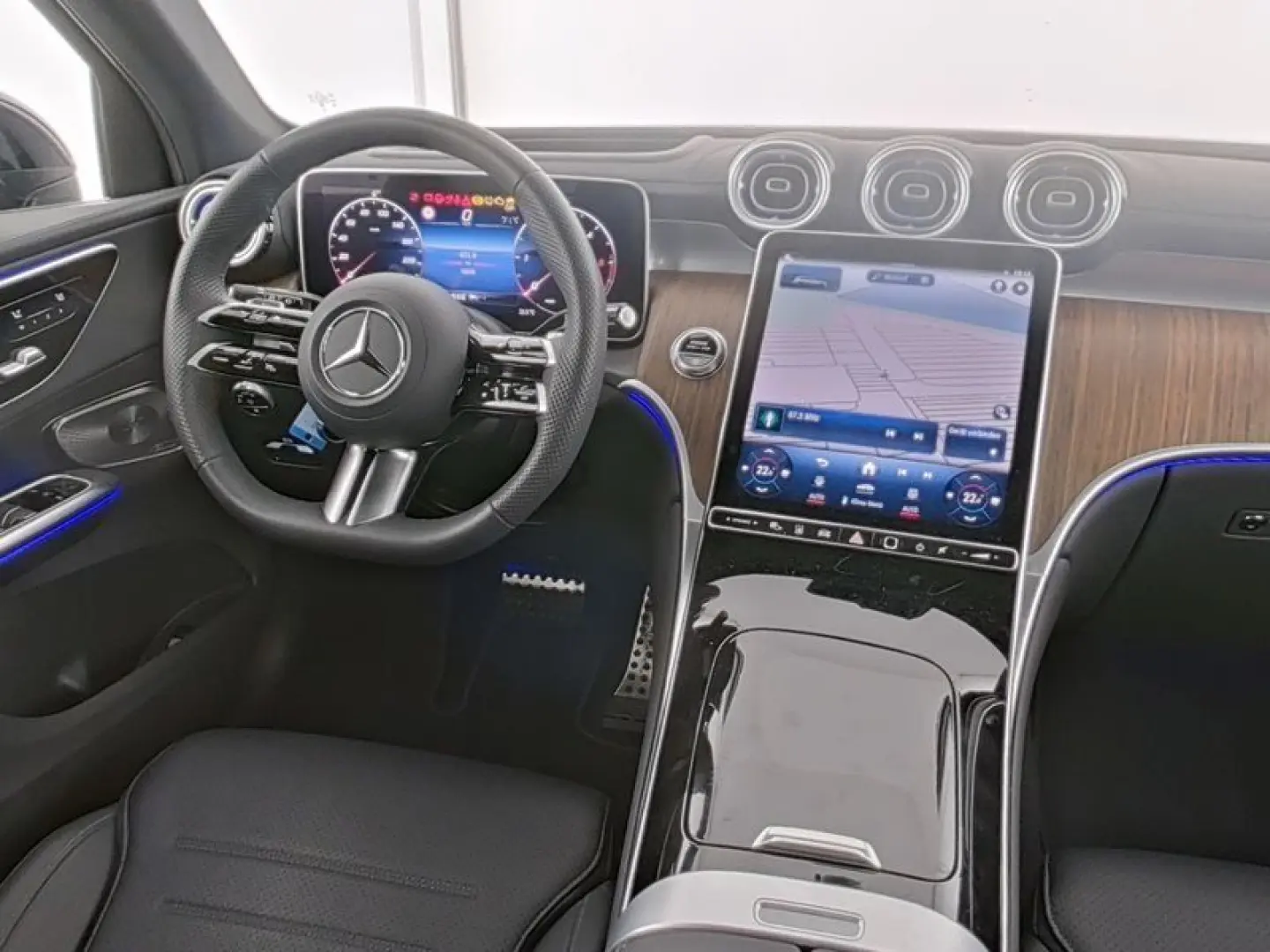 GLC 300 d AMG 4M Night AHK HUD Burm Panorama 20