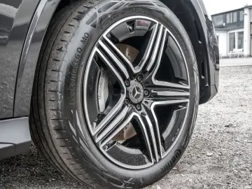 GLC 300 d 4M , AMG NIGHT DISTR SPUR PANO AHK