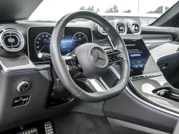 GLC 300 d 4M , AMG NIGHT DISTR SPUR PANO AHK