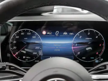 GLC 300 d 4M , AMG NIGHT DISTR SPUR PANO AHK