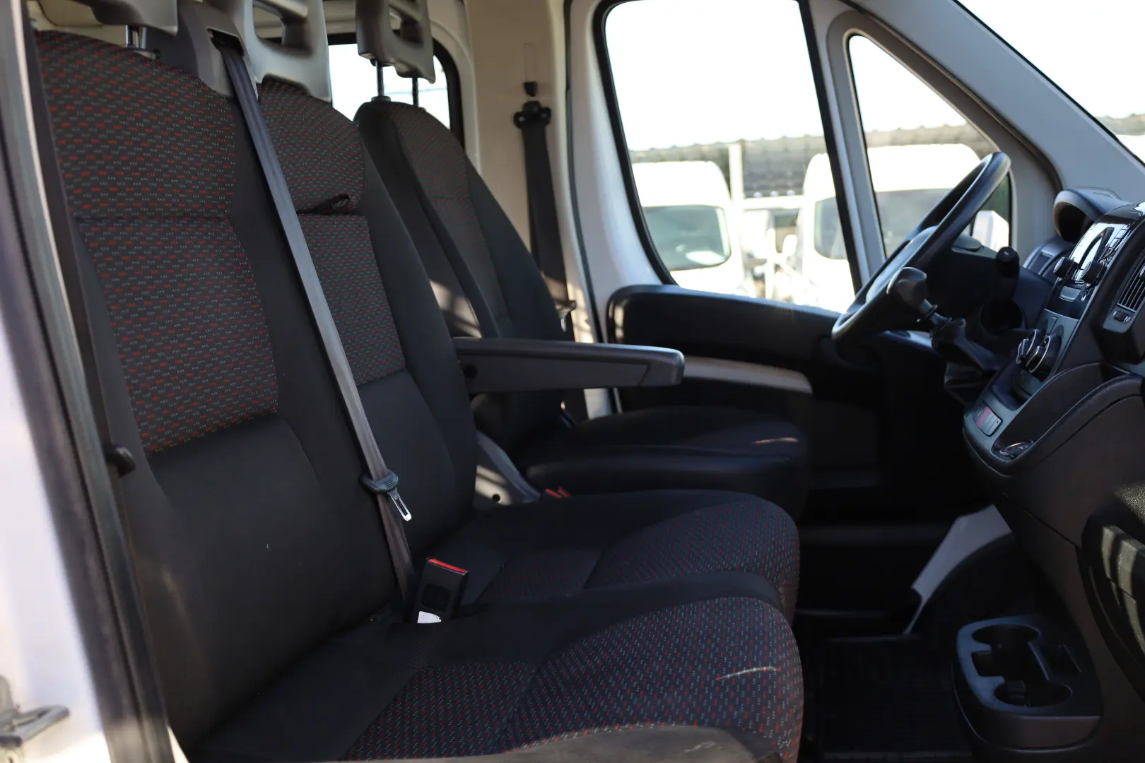 Peugeot Boxer Doka 6+1 L4 2.2 D 140 Cp