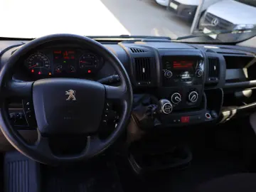 Peugeot Boxer Doka 6+1 L4 2.2 D 140 Cp