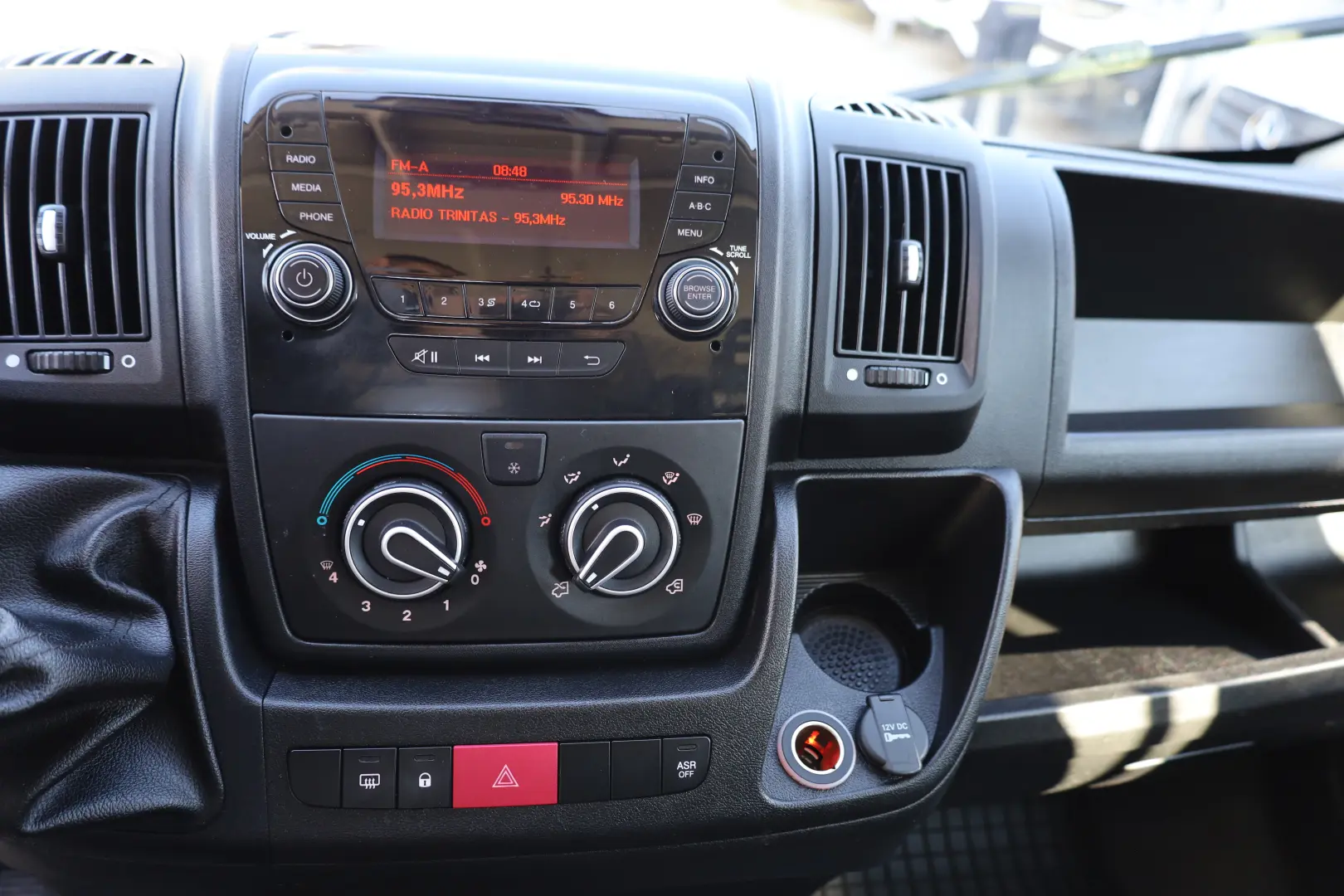 Peugeot Boxer Doka 6+1 L4 2.2 D 140 Cp