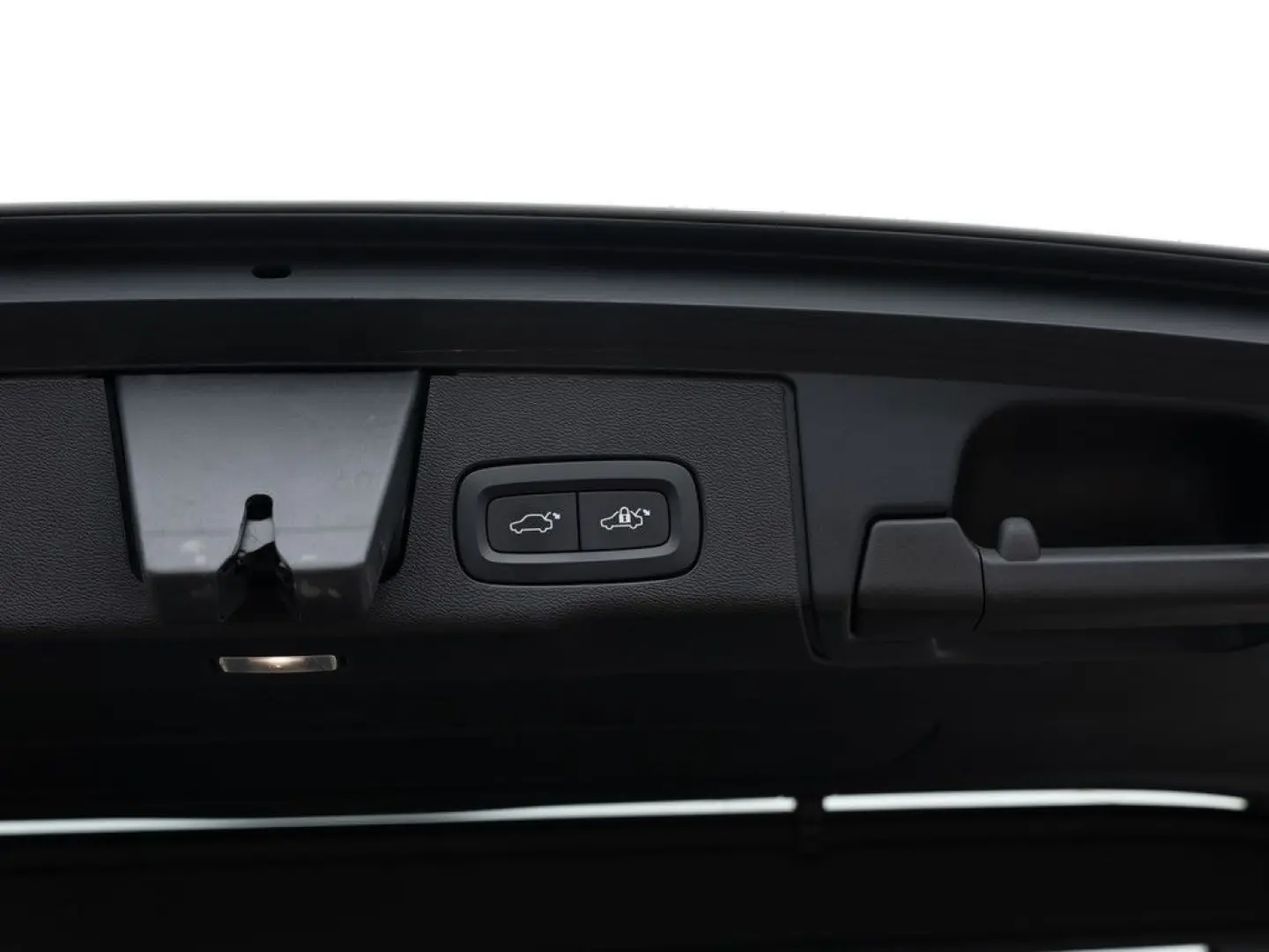 XC60 B4 R-Design AWD FACEL. LED NAVI AHK PANO