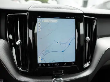 XC60 B4 R-Design AWD FACEL. LED NAVI AHK PANO