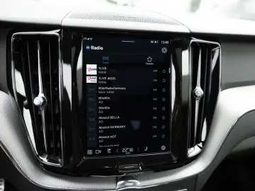 XC60 B4 R-Design AWD FACEL. LED NAVI AHK PANO