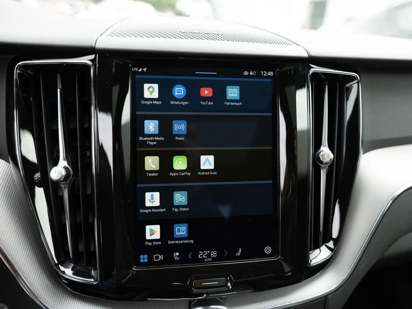 XC60 B4 R-Design AWD FACEL. LED NAVI AHK PANO