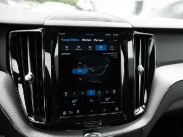 XC60 B4 R-Design AWD FACEL. LED NAVI AHK PANO