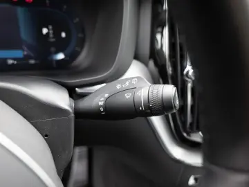 XC60 B4 R-Design AWD FACEL. LED NAVI AHK PANO