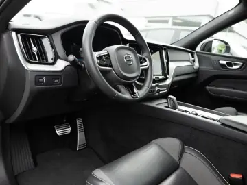 XC60 B4 R-Design AWD FACEL. LED NAVI AHK PANO