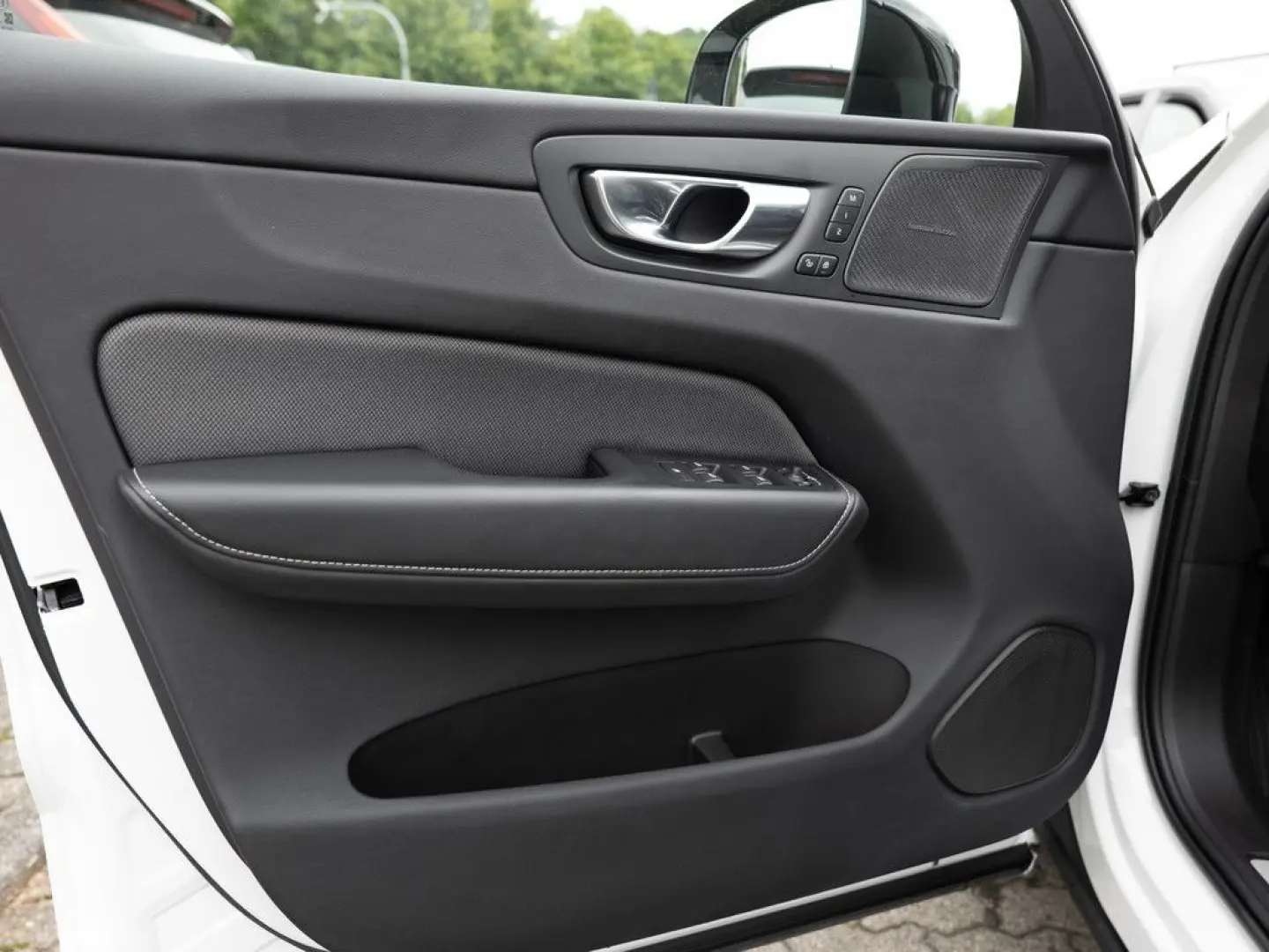 XC60 B4 R-Design AWD FACEL. LED NAVI AHK PANO