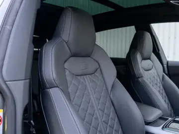 Audi Q8 50 TDI SLINE. PANO. LUFTF. MATRICE