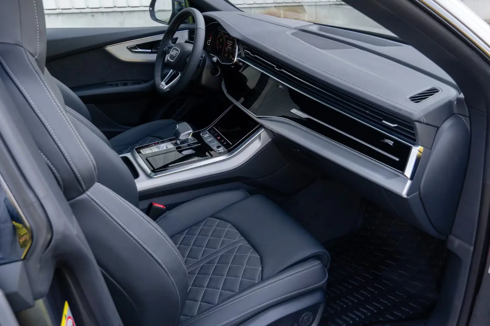 Audi Q8 50 TDI SLINE. PANO. LUFTF. MATRICE