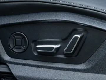 Audi Q8 50 TDI SLINE. PANO. LUFTF. MATRICE