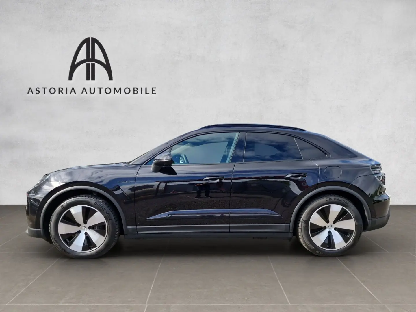 Macan 4 InnoDr. Matrix Pano BOSE AHK 14W 360°