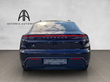 Macan 4 InnoDr. Matrix Pano BOSE AHK 14W 360°